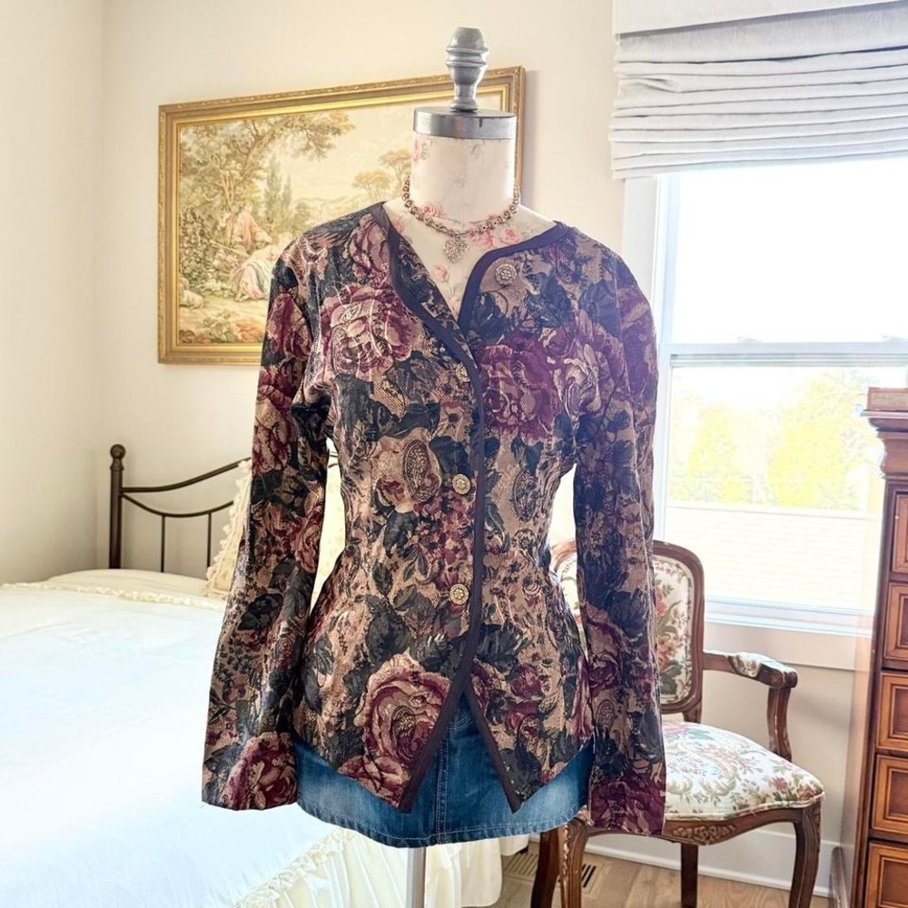 Floral tapestry jacket  90s floral tapestry button front top Alexis‎ size 15